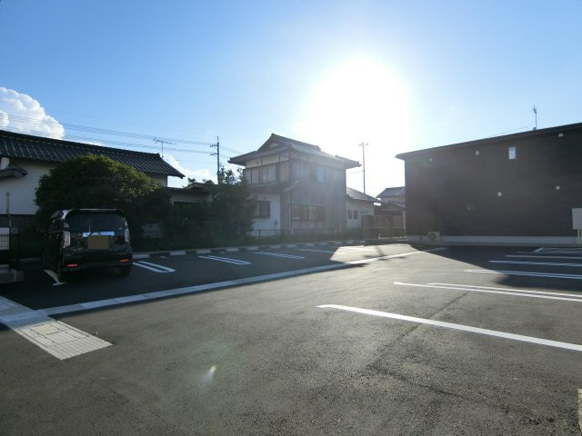 イリスプリエールの駐車場