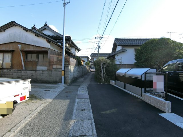 イリスプリエールの周辺