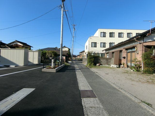 イリスプリエールの周辺