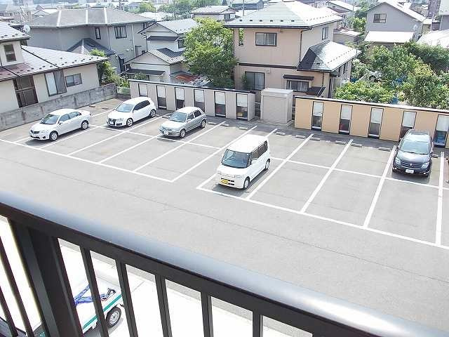 サンレージＫの駐車場|駐車場があります