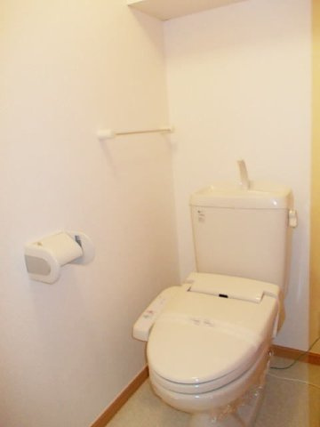 シャン・ド・ポワール　Ｄのトイレ|落ち着いたトイレです