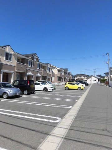 グランベル　Ｂの駐車場|駐車場があります