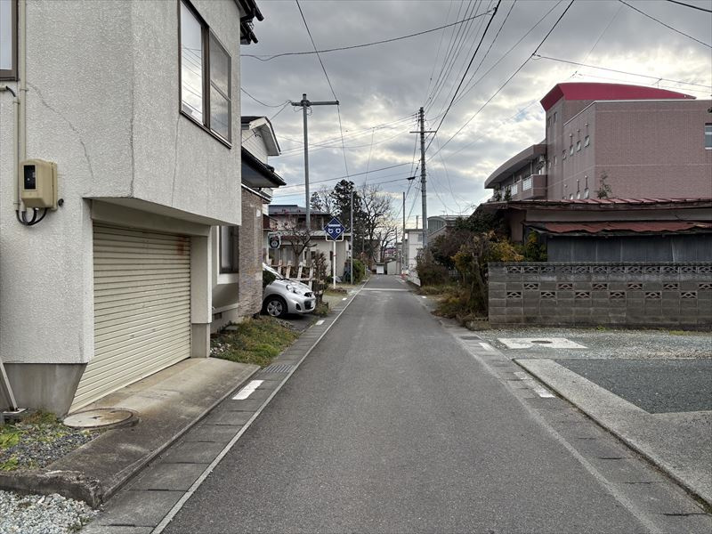 天童市北久野本4丁目15-27の前面道路含む現地写真