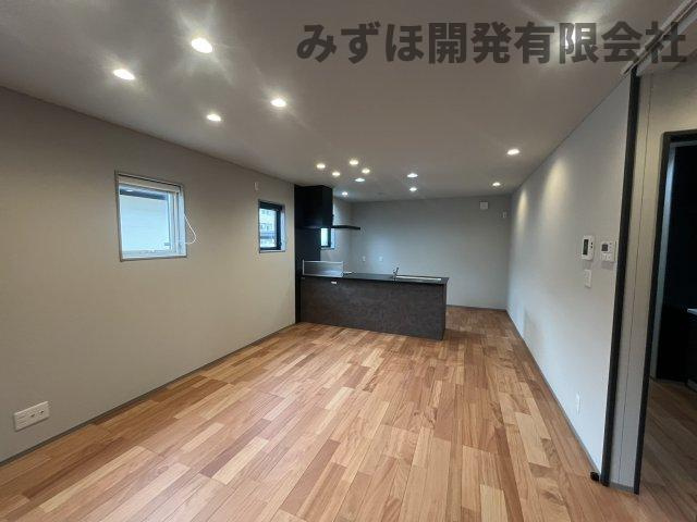 天童市北久野本4丁目15-27の居間・リビング