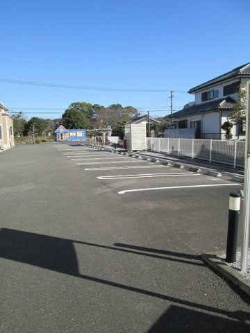 【駐車場】 | 里野香　東館 | 駐車場に車を止められます