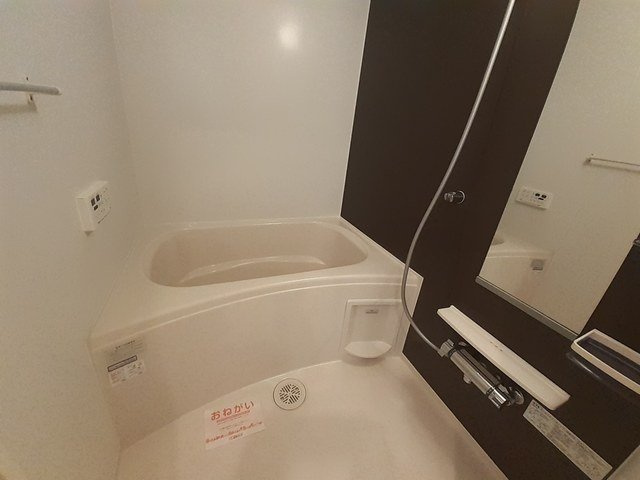 メゾン・ド・リアンⅩⅡの浴室|コンパクトで使いやすいお風呂です