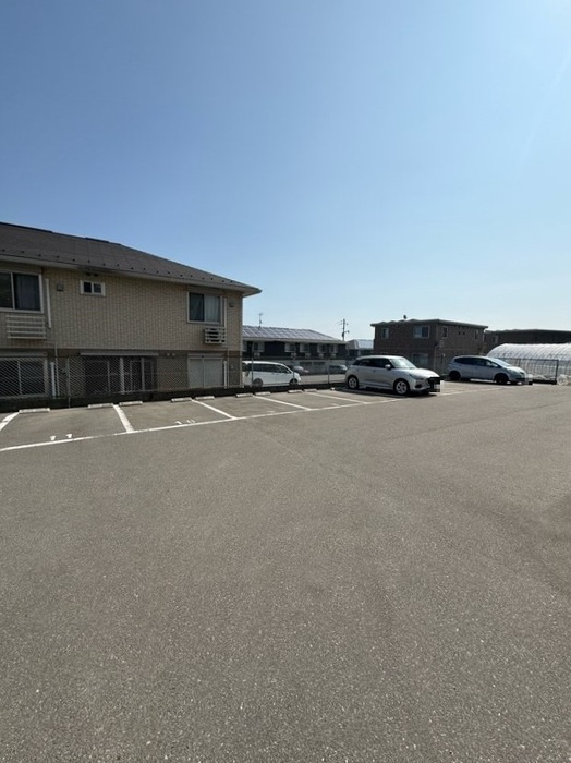 コートハウス坪井の駐車場|駐車場