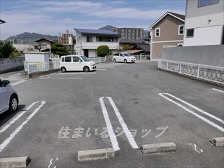 アプリコットの駐車場