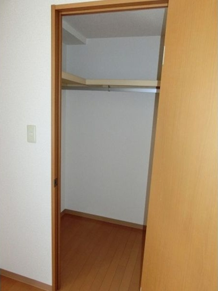 ブラン　ポミエ　Brun Pommierの収納