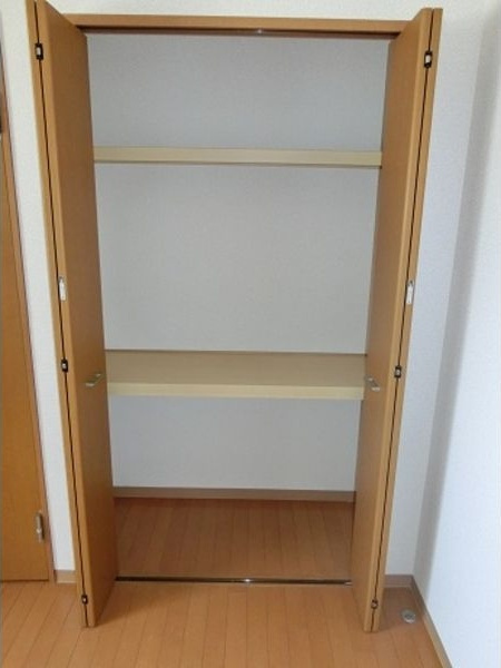 ブラン　ポミエ　Brun Pommierの収納