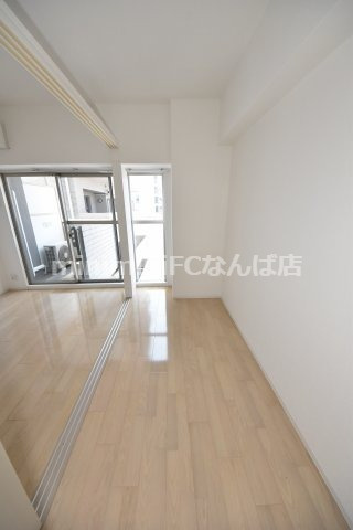 マリンズ心斎橋IIIの寝室