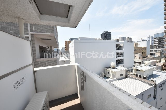 マリンズ心斎橋IIIのバルコニー|※上層階の景色です