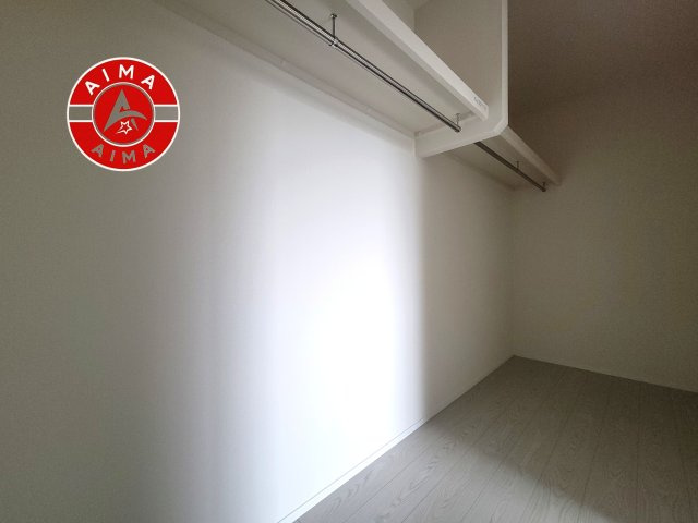 糟屋郡篠栗町尾仲2丁目第1-1棟（1号棟）の収納|洋服や大きな荷物が多い方や人数の多いご家族などは、一般的なクローゼットよりもウォークインクローゼットのほうが使い勝手が良いです。