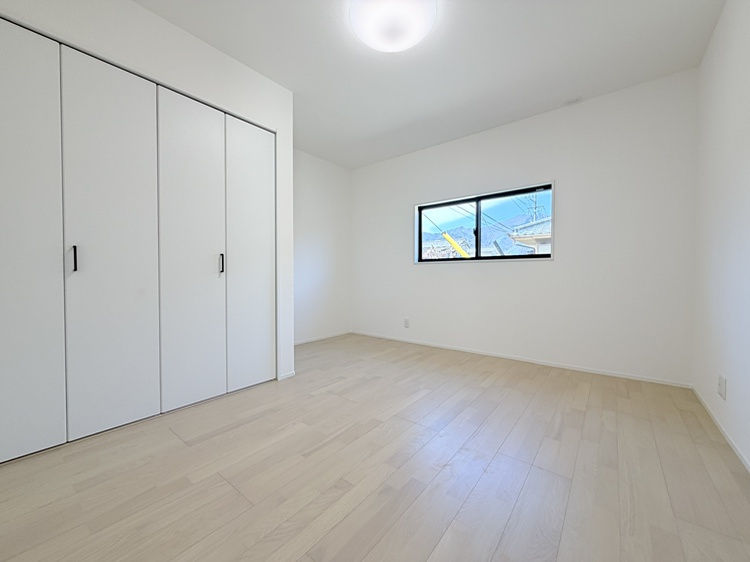 波田　中古住宅の洋室