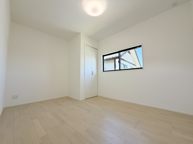 波田　中古住宅の洋室
