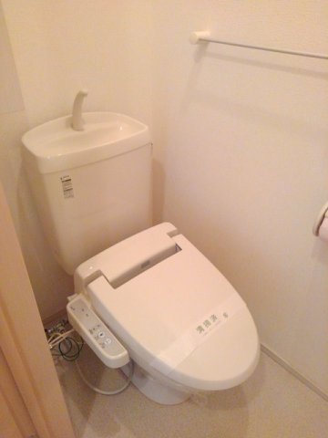 サンシャイン　ガーデンのトイレ|落ち着いた色調のトイレです