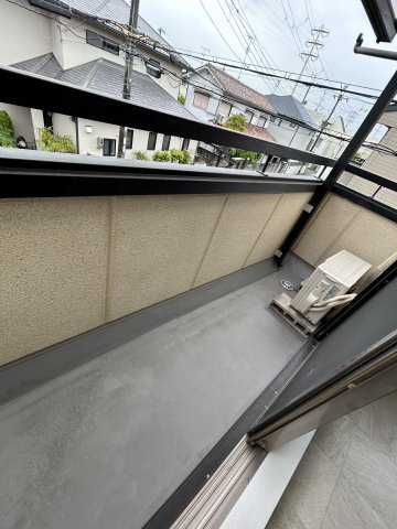 メゾンユタカのバルコニー|開放的で明るい空間を演出してくれるバルコニーです