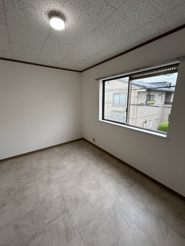 メゾンユタカの居間・リビング|こちらの居間で趣味の時間をお楽しみください