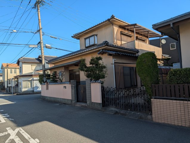 小郡市寺福童　中古一戸建の前面道路含む現地写真