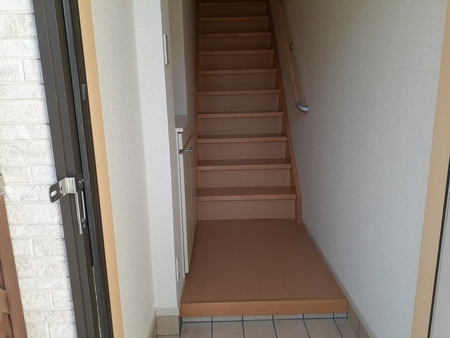 サニーイーストの玄関