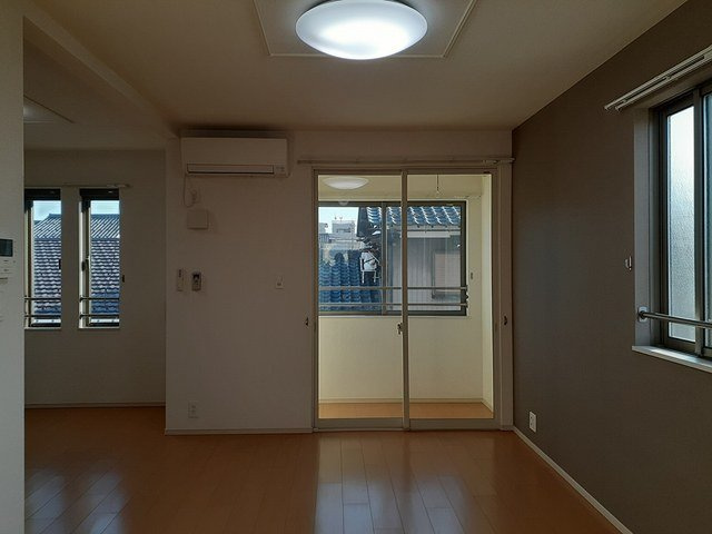 サニーイーストの居間・リビング