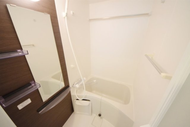 神奈川県鎌倉市１棟売りマンション【リブリ・B-one鎌倉】　「腰越駅徒歩４分」「2019年築」「満室」の浴室