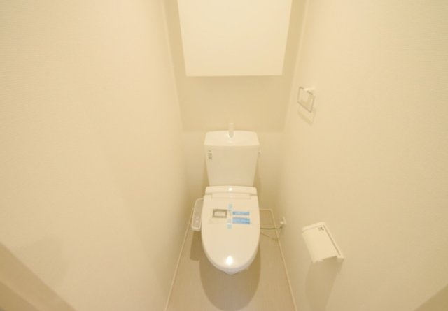 神奈川県鎌倉市１棟売りマンション【リブリ・B-one鎌倉】　「腰越駅徒歩４分」「2019年築」「満室」のトイレ