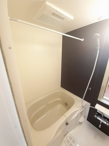 ディアベルジュⅠの浴室|追い焚き・浴室乾燥機付きのお風呂です♪