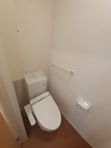 ディアベルジュⅠのトイレ|嬉しい温水洗浄便座付きです♪