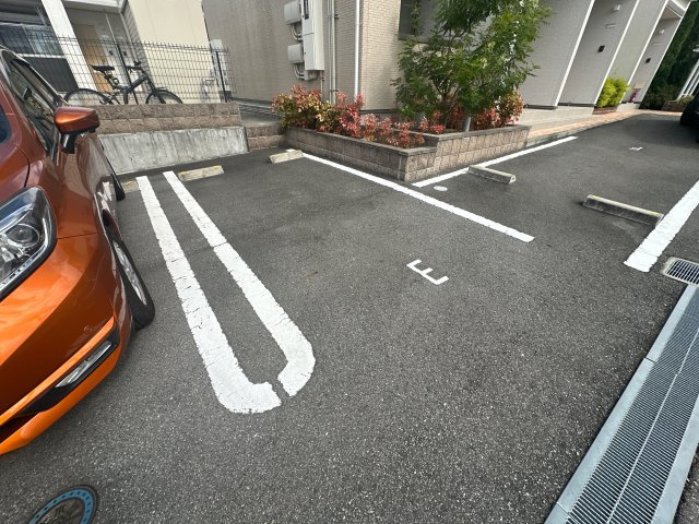 アメニティ・ヒルズの駐車場