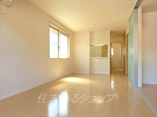 M’s Pronube 弐番館の居間・リビング|エアコン付き