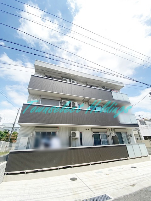 平塚市代官町のアパートの外観