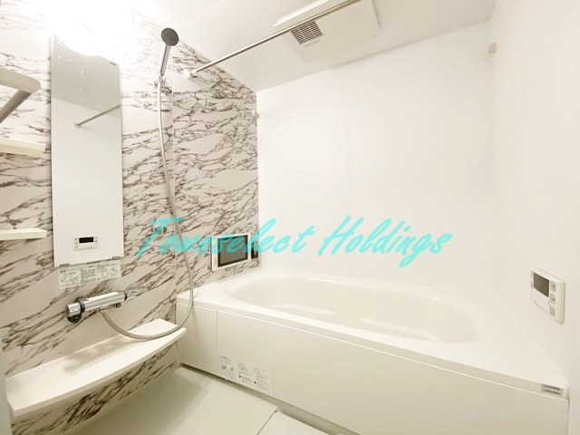 平塚市代官町のアパートの浴室