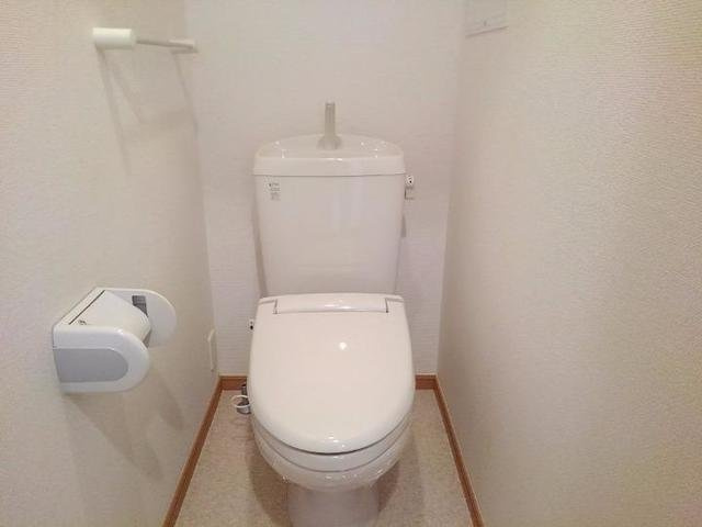 フィオーレのトイレ|清潔感のあるトイレです