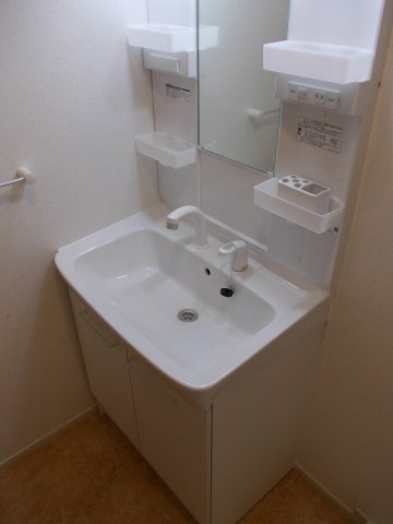 グレース　コナ　Ⅰの洗面所|忙しい朝には欠かせない洗面所です