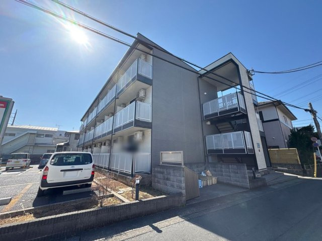 レオパレスルームス北越の外観|外観は落ち着いています