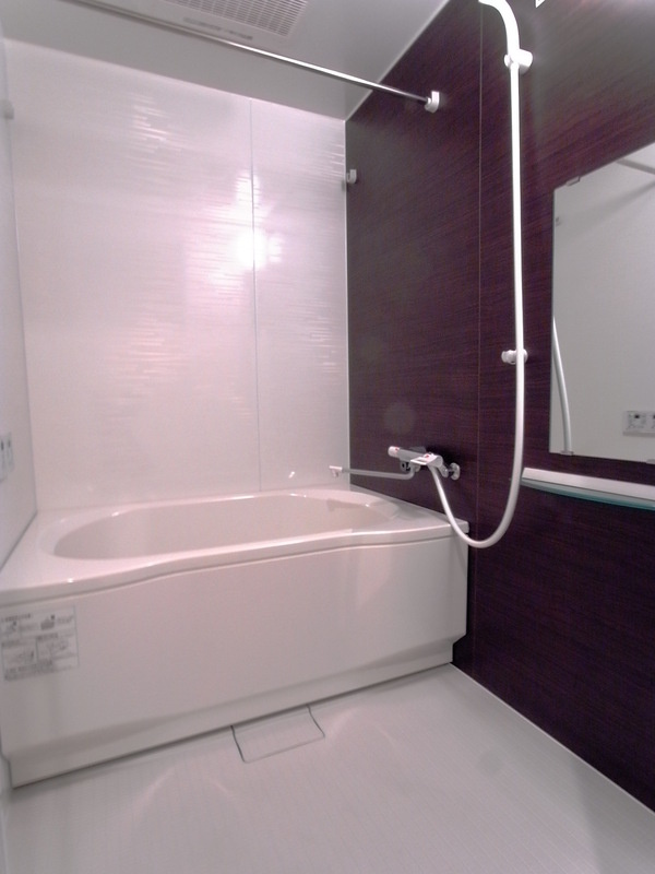 リブリ・Primroseの浴室|落ち着いた空間のお風呂です