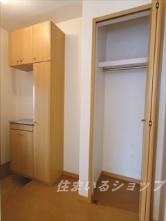 安芸高田市八千代町上根のアパートの玄関