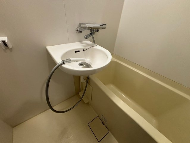 エスコート渋谷の浴室|コンパクトで使いやすいお風呂です