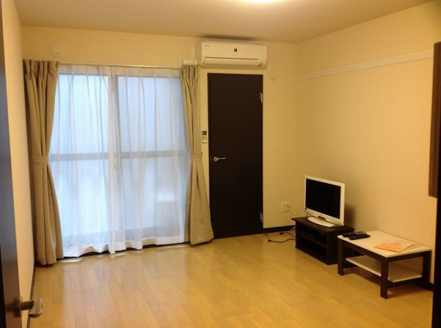 レオネクストエルヴィータの居間・リビング|ゆったり過ごせる居間です