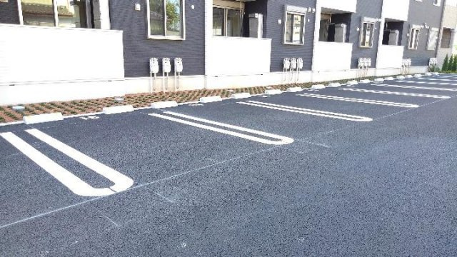 サンライズ　テラスの駐車場|駐車スペースもあります