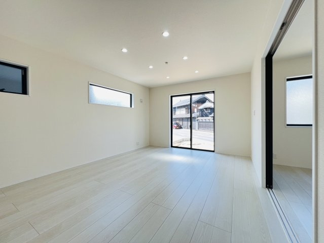 碧南市棚尾本町四丁目３番『仲介手数料無料』新築一戸建て・建売の居間・リビング