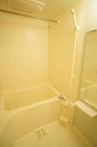 ベルフレージュＥの浴室|きれいなお風呂です