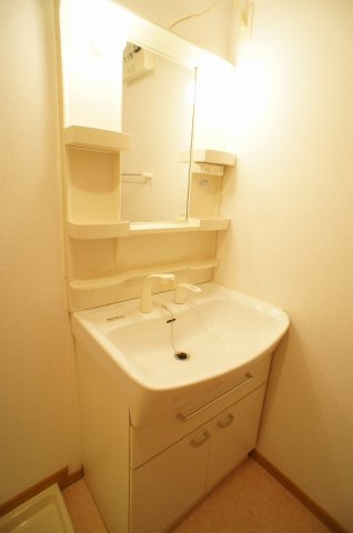 ベルフレージュＥの洗面所|洗面所です