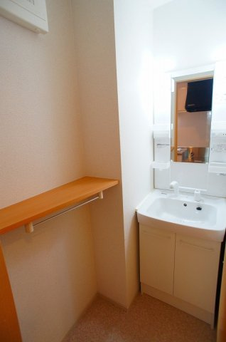 パレス　アツームの洗面所|明るい洗面所です