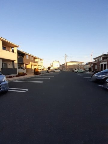 カーサ・エスペランザ　壱番館の駐車場|駐車場があるので、車を買う予定の方も安心です