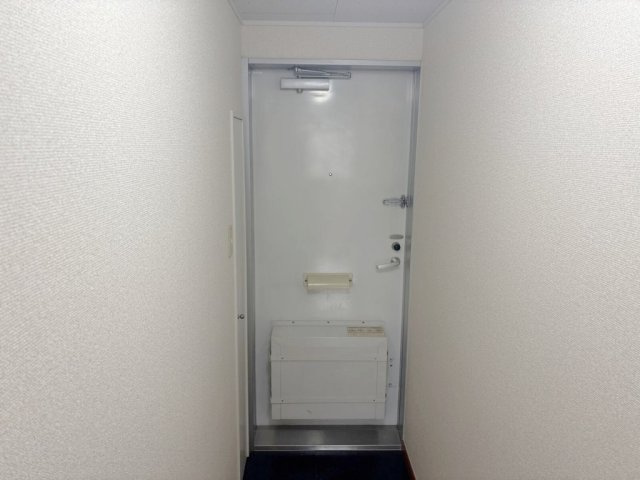 レオパレス宮代庭苑の玄関|ゆったりとした玄関です