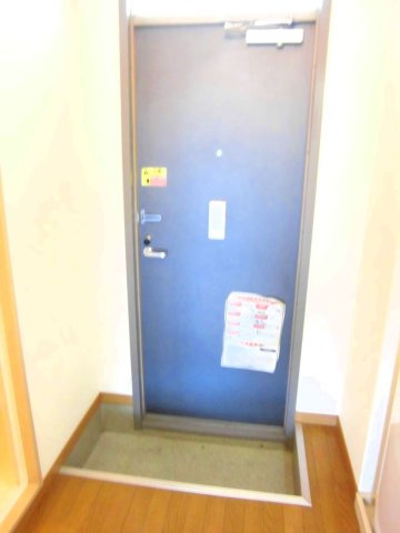 レオパレスＣｙｐｅｒｕｓの玄関|きれいな玄関です