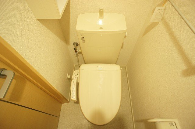 シャルマン　Ｍのトイレ|落ち着いた色調のトイレです