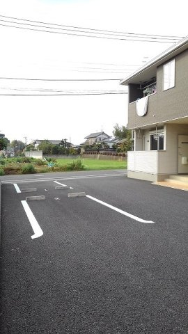 シャルマン　Ｍの駐車場|駐車場に車を止められます